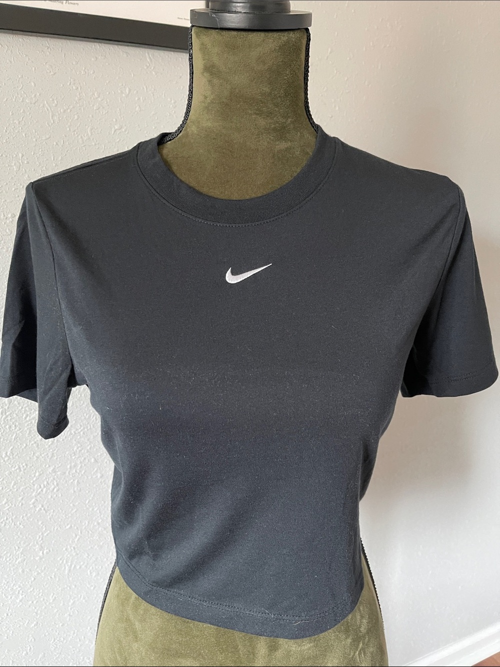 Nike Cropped Slim Fit Tee